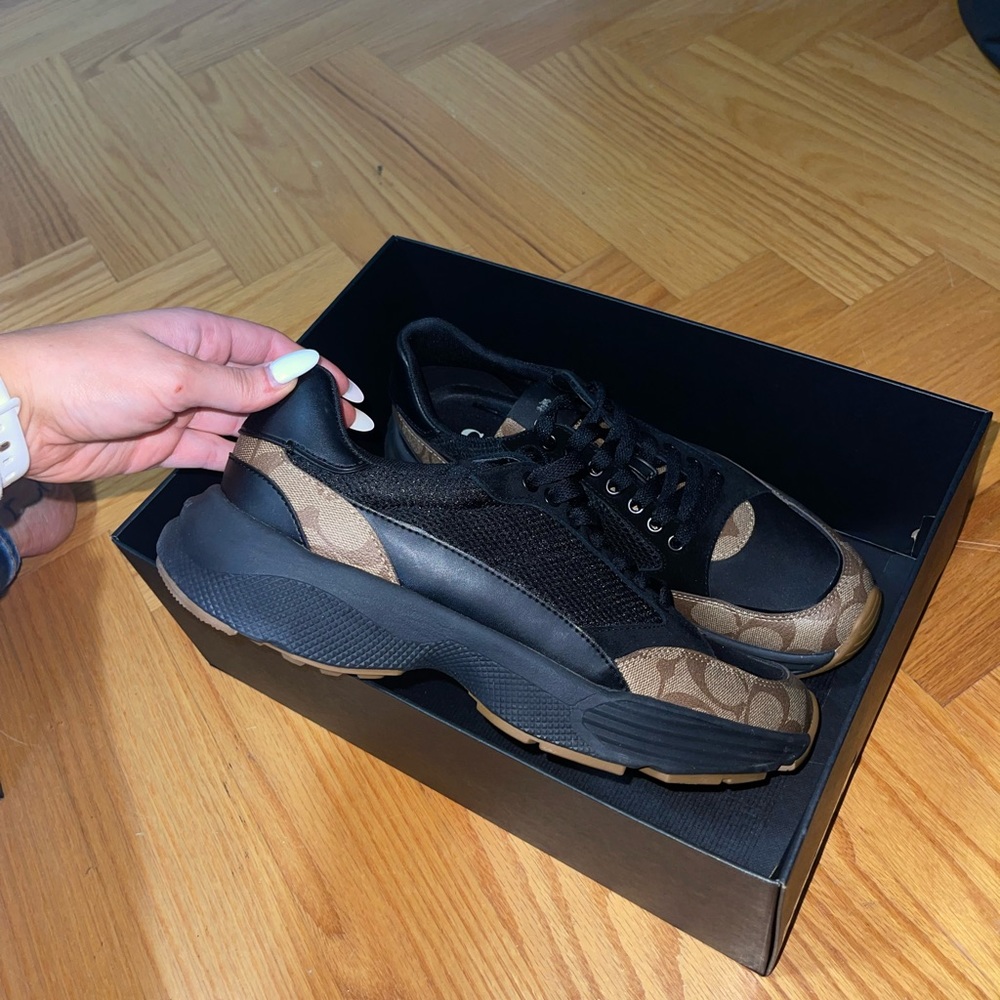 Mens Coach shoes size 11 worn once - Picture 3 of 3